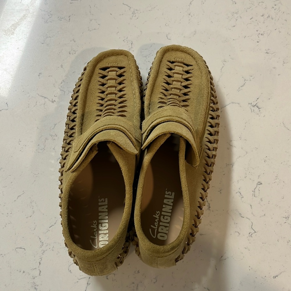 Clarks Original Loafers in Tan .. GOOD CONDITION